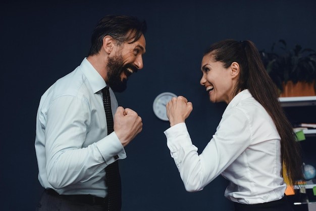 How do you handle a strong woman?